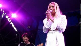 Melanie Thornton - Heartbeat (Live in Oberhausen, Germany, Tom Jones Tour, September 2nd, 2001)