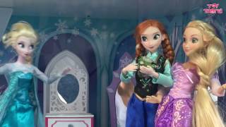 Elsa's Castle Makeover -Anna & Rapunzel gives Elsa's Ice Palace a makeover Frozen Elsa Dolls videos!