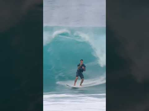 GABRIEL MEDINA PEGA TUBO INCRÍVEL SEM AS MÃOS EM PIPELINE (nota 9.33)! 🔥🏄🏽‍♂️