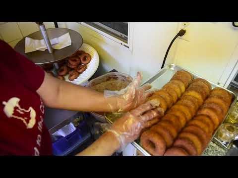 download lagu mp3 mp4 Apple Orchard Donuts, download lagu Apple Orchard Donuts gratis, unduh video klip Apple Orchard Donuts