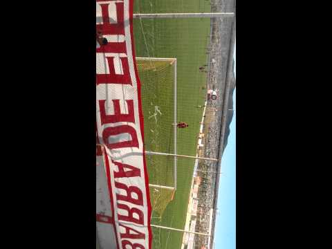 "LOS PIBES DE LA CABEZA - LA BARRA DE FIERRO" Barra: Barra de Fierro &bull; Club: Huracán de Comodoro