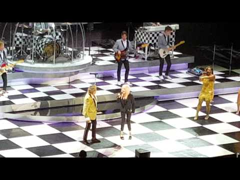 Rod Stewart - This Old Heart Of Mine with Cyndi Lauper