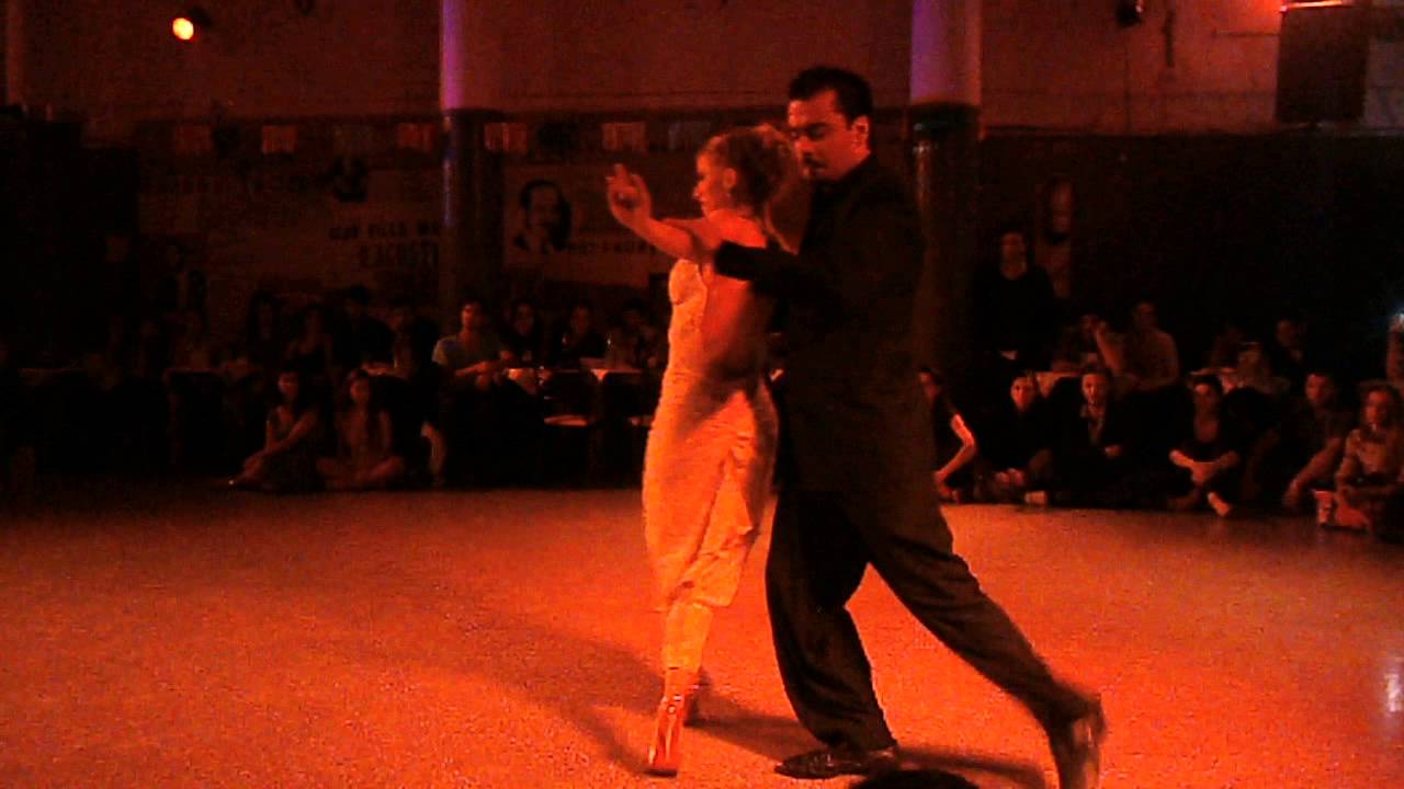 Leandro Gomez y Carolina Giannini en El Motivo Tango, 19/8/13
