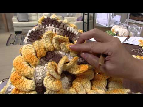Mulher.com 04/25/2013 Cristina Luriko - Crochet orange segment rug Part 2