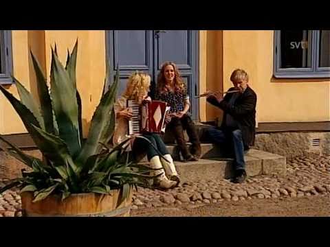 Sofia Karlsson, Tina Ahlin & Jacob Nordenson - Nu grönskar det (Valborg 2011)
