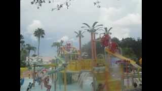 preview picture of video 'Sprinklers at adventure island tampa florida'
