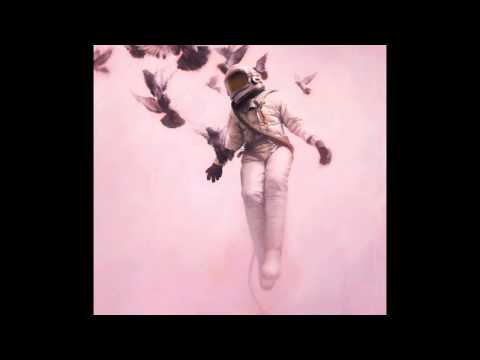 Paradise (Tiesto Remix) vs. Dancing In The Backseat- 3lau & Coldplay