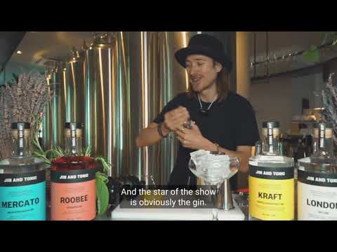 Elderflower Gin Fizz Cocktail