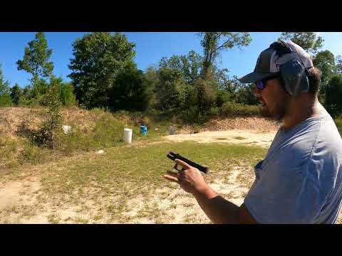 Shooting dads Ruger P89 and edc Glock 17 G5