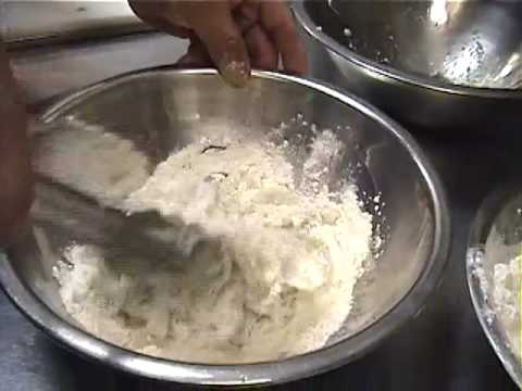 Making Peruvian jalea at Chicago's D'Candela Restaurant