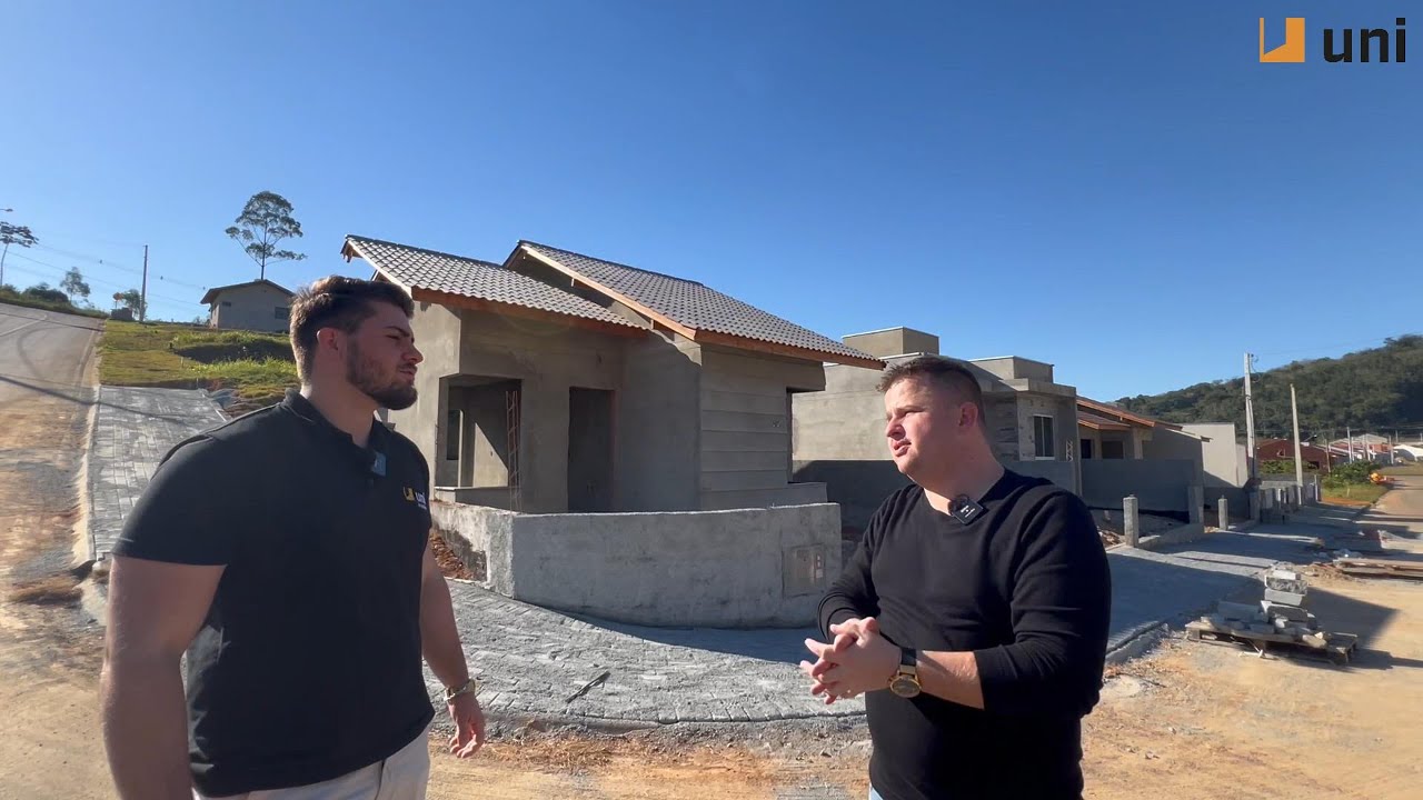 CONSTRUÇÃO DE 3 CASAS BARATAS, PEQUENAS E MODERNAS EM TERRENO DE ESQUINA - FASE FINAL DE OBRAS