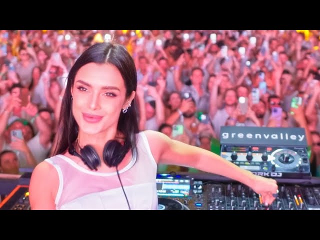 Video zu 'Last Night' ansehen