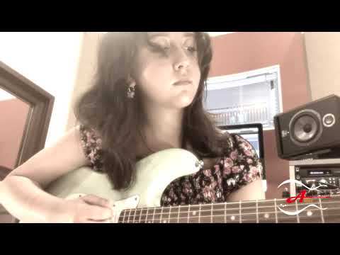 ROSSELLA CARBONE  suona Animals (Maroon 5).