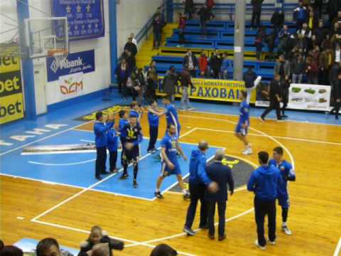 радостта в зала "Младост" след мача Монтана - Нефтохимик 3:0