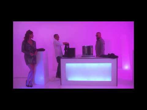 Farid Bang und Kollegah kriegen Lachflash beim Unboxing