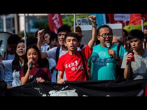 香港人對示威者的真實看法｜中國無刪改 (What Hong Kong Really Thinks of Protesters | China Uncensored)
