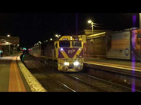 V/Line PTV N475 at Kensington 6/8/19