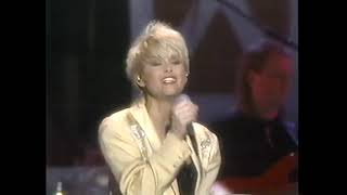 Lorrie Morgan   Tears On My Pillow   Grand Ole Opry