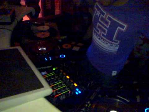 ALEX GUESTA PROJECT - Live - Finally Medley With Rise Up @ Makò