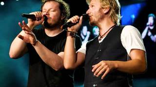 Sin Bandera - Cuando Me Besas