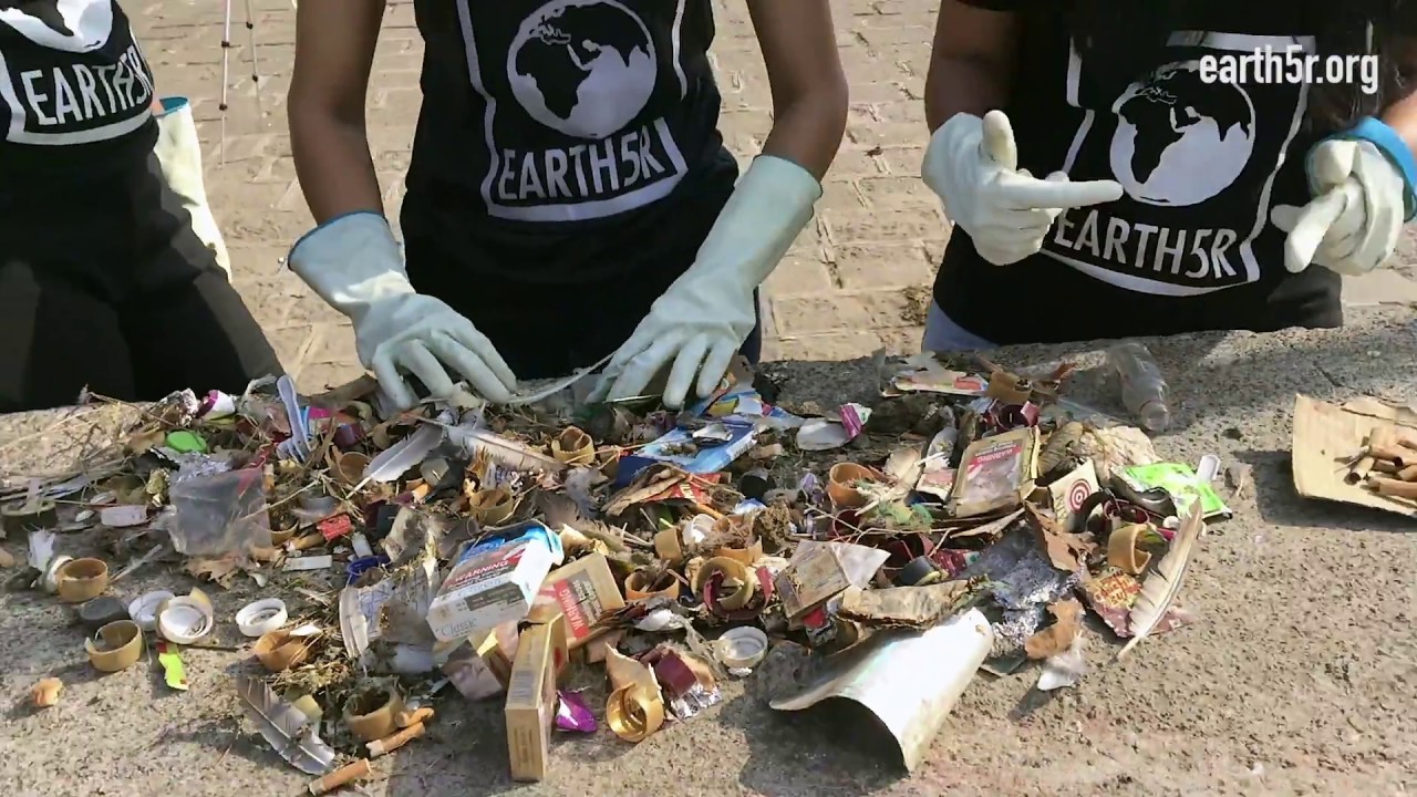 Earth5R river cleanup and awareness programme on the Mula-Mutha river in Pune
