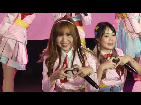 AIRI HATOBITO - HEARTBEAT @TGG Nyuugakushiki 2022 🏫 DonkiMallThonglor - 13032022 [FAMCAMbyEARTHTEN]