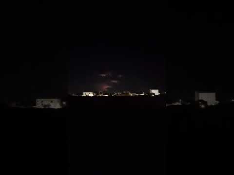 Tempestade de raios entre Guanambi-BA e Matina-BA, vista do alto, no bairro Brasília, em Guanambi.