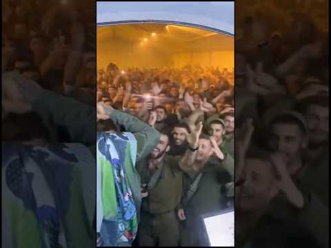 The IDF Soldiers Keep Their Spirits HIGH. Eyal Golan - Am Yisrael Chai #israel