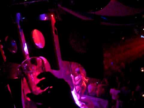 Tom Novy @ Pacha playing Bassjackers