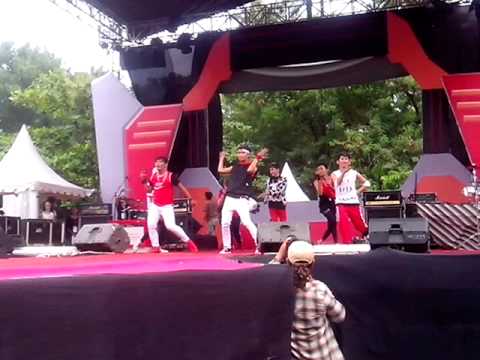 X-School - Nom Nom Nom & Wassup Cover Fancam`