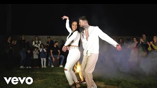 Rosas Pa' Tu Pelo Music Video