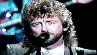 Keith Whitley-&quot;I&#39;m No Stranger to the Rain&quot; (Nashville Now-Widescreen)