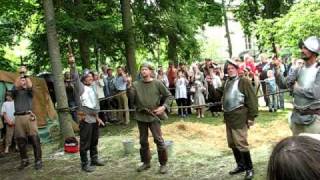preview picture of video 'Finnish musketeers (Hakkapeliitat) showing how their guns work'