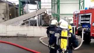 preview picture of video 'Feuer in Asphaltmischanlage bei Ortenburg | unserRadio'