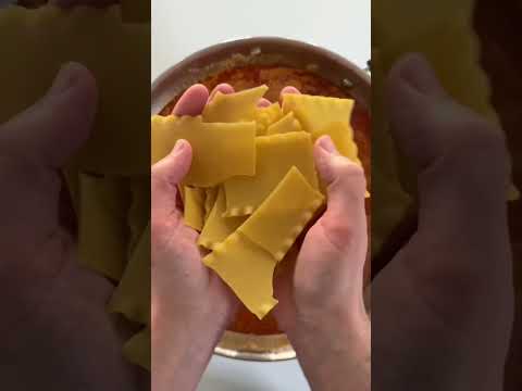 Full recipe for my viral SZA approved lasagna soup is in my bio!