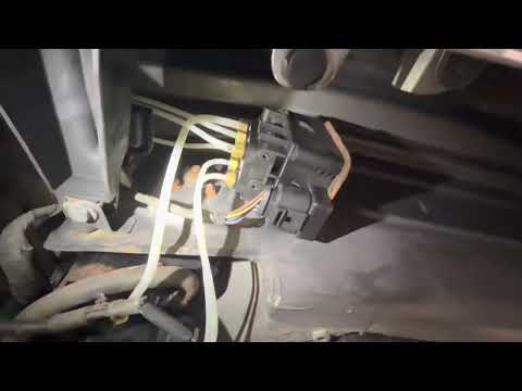 MERCEDES CLS550 SUSPENSION INTERMITTENTLY LEAKING DOWN