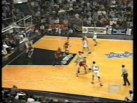 Virtus Buckler Bologna vs Scavolini Pesaro (1994-95 Reg. Season) Highlights