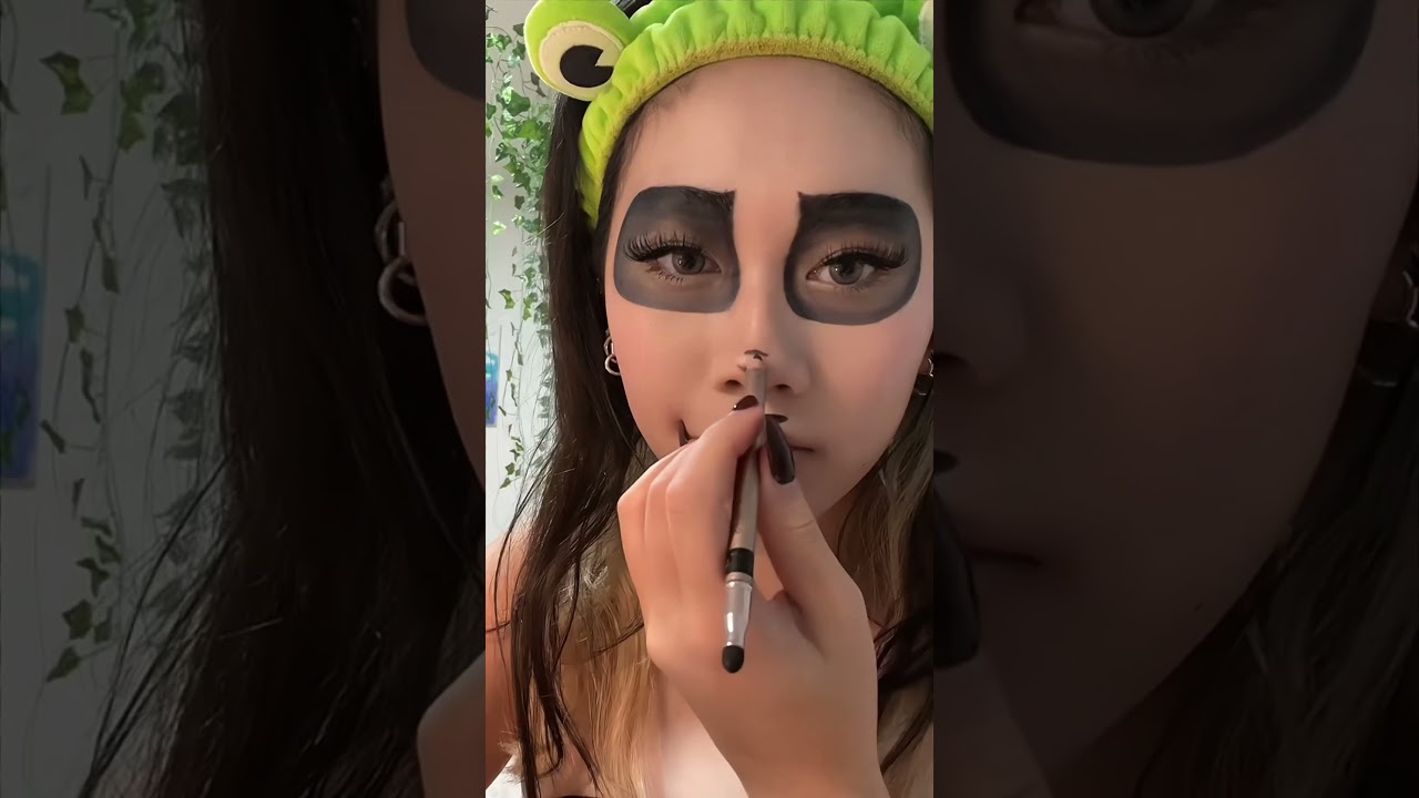 Still haven't decided on your Halloween look? Learn this super easy skull makeup tutorial!⁠
