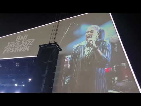 BEDA SAMA KAMU - PROJECT POP AT BNI JAVA JAZZ FESTIVAL