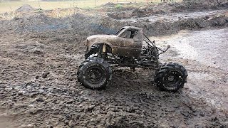 Mud splash slow down / Mega trucks rip the first hole on the mega course @All Out RC Orlando
