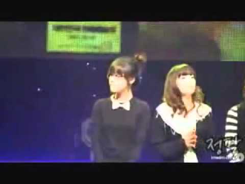 [Fancam] 081112 SNSD Tiffany Taeyeon  @ Korean Ent. Arts Awards