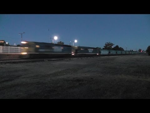 8166 & 8123 PN Grain Train - Tuesday 24th December 2013 - Australian Railways