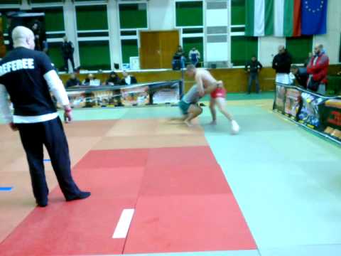 BJJ No Gi Pazardjik 2011 - Marian Ivaylov vs Kostadin Topalov -78kg