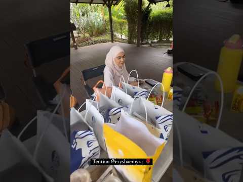 Waahh banyak Erysha Emyra Belanja...