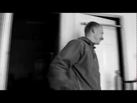 Melny-Wilka Nogi Karmią