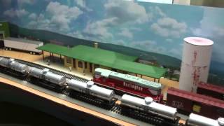 preview picture of video 'American HO DCC layout with multiple sound locos'