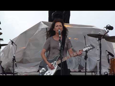 The Bangles - Manic Monday