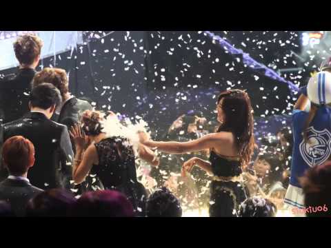 131122 MAMA in Hong Kong - EXO +A Pink pillow fight