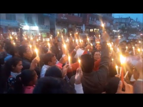 सिरियामा भैरहेको नरसंहार र बमबारीको विरोधमा सुर्खेतमा गरिएको दिप प्रज्ज्वलन कार्यक्रम।