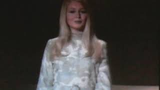 Mary Hopkin - There&#39;s No Business Like Show Business - Happiness Runs